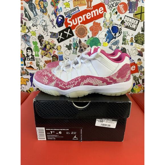 Size 7.5 - Air Jordan 11 Retro Low Pink Snakeskin W 100% Authentic 6M - Picture 3 of 5